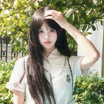 穿着旗袍的女孩
